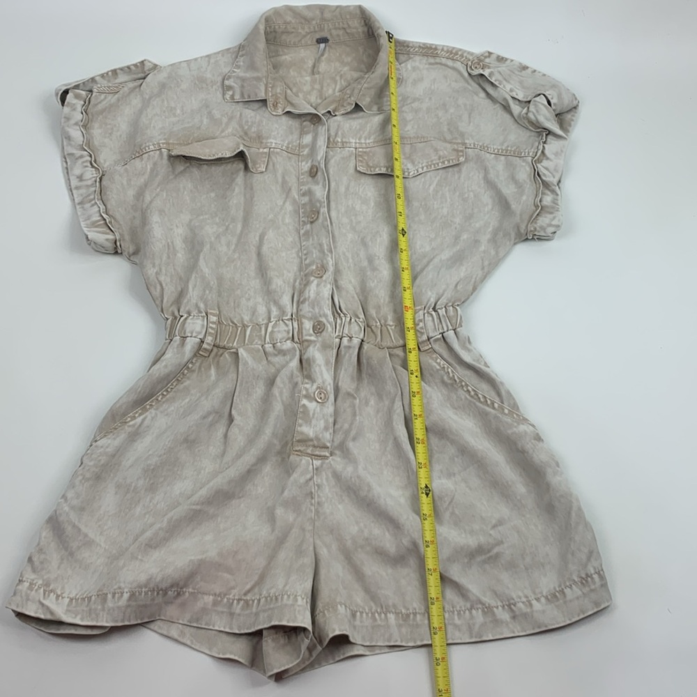 YFB Beige Button-Up Romper Shorts set Size XS Elastic waist Collar Pockets - Picture 8 of 11